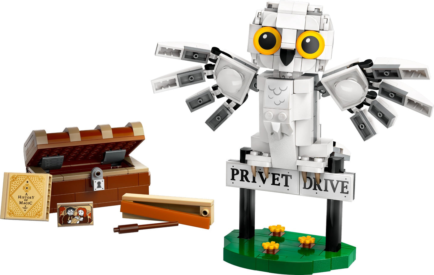 LEGO Hedwig™ at 4 Privet Drive (76425)