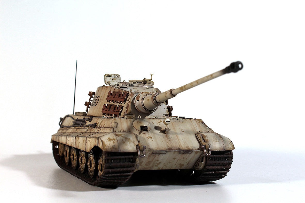 ICM 1/35 Pz.Kpfw.VI Ausf.B King Tiger with Henschel Turret (late production), WWII German Heavy Tank