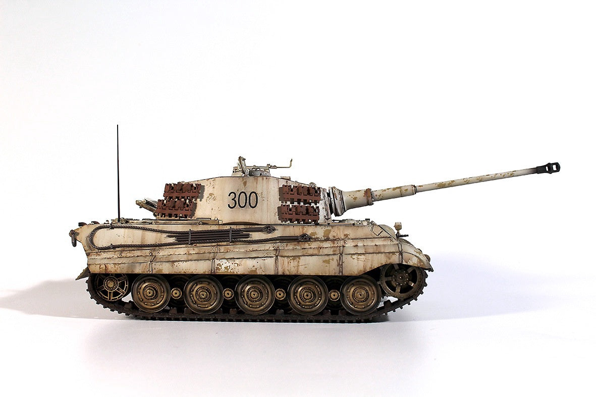 ICM 1/35 Pz.Kpfw.VI Ausf.B King Tiger with Henschel Turret (late production), WWII German Heavy Tank