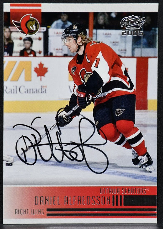 2005-06 Pacific 2005 Base Auto Daniel Alfredsson 181 Ottawa Senators Auto