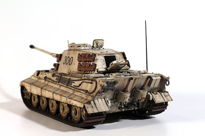 ICM 1/35 Pz.Kpfw.VI Ausf.B King Tiger with Henschel Turret (late production), WWII German Heavy Tank