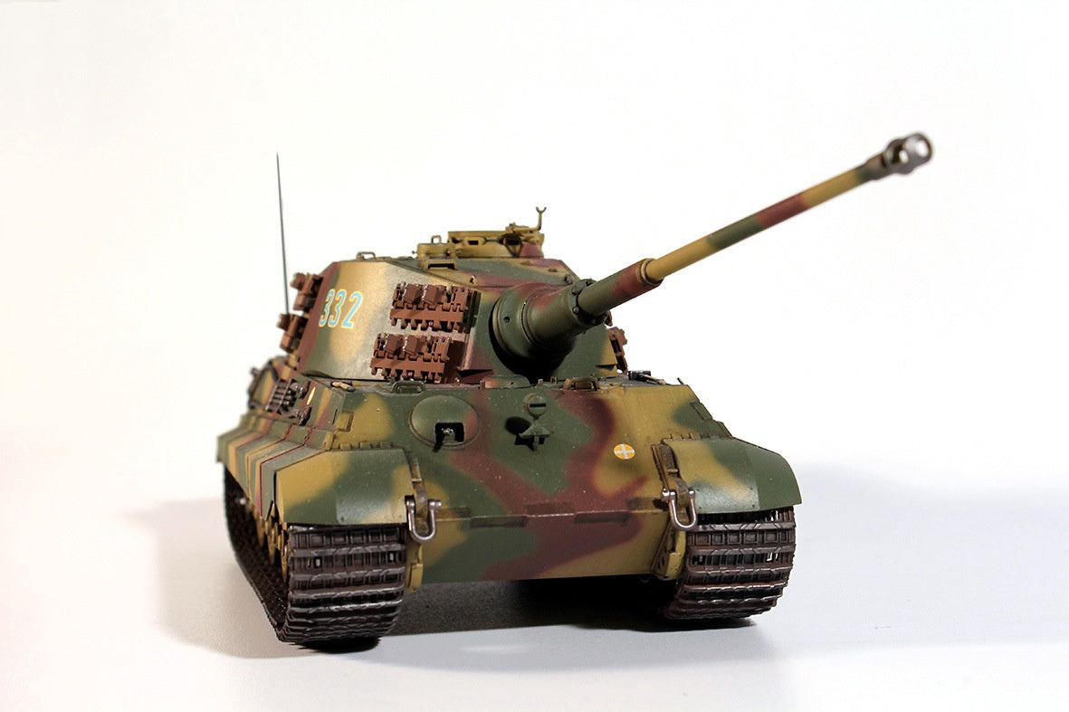 ICM 1/35 Pz.Kpfw.VI Ausf.B King Tiger with Henschel Turret (late production), WWII German Heavy Tank