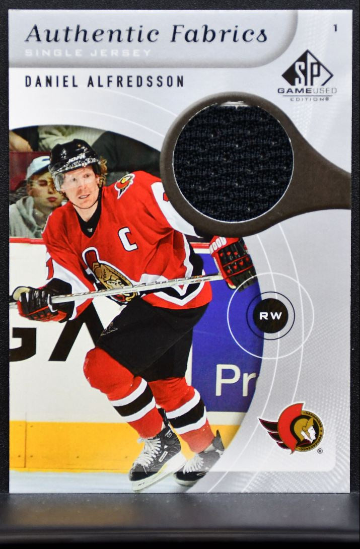 2005-06 SP Game Used Authentic Fabrics Daniel Alfredsson Senators Jersey 7078