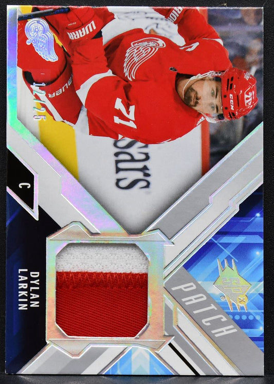 2021-22 SPx Patch Dylan Larkin J-DL Detroit Red Wings 12/25 Patch 7628