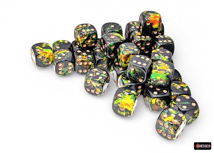 Chessex Brush™ Deep Forest™/gold 12mm Dice Block™ (24805)