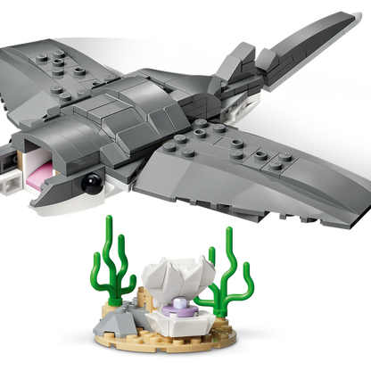 Fierce Shark with a Treasure Chest (31381)