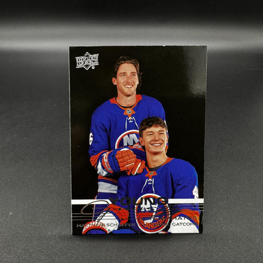 2025-26 UD Young Guns Matthew Schaefer - Gatcomb 499 Teammates RC Good