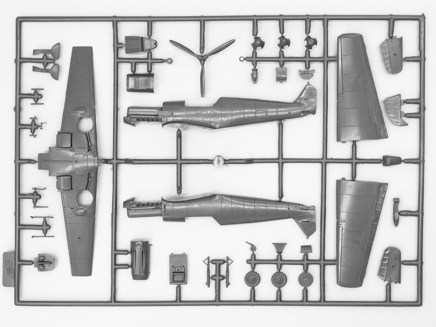 ICM 1/72 Messerschmitt Bf 109E-7/B, WWII German Fighter-Bomber