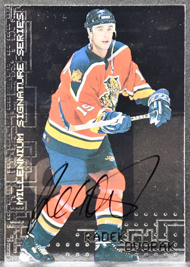 1999-100 In the Game Millennium Signature Series Radek Dvorak 111 Auto 4266