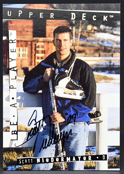1995-96 UD Soyez un joueur Scott Niedermayer 88 Auto