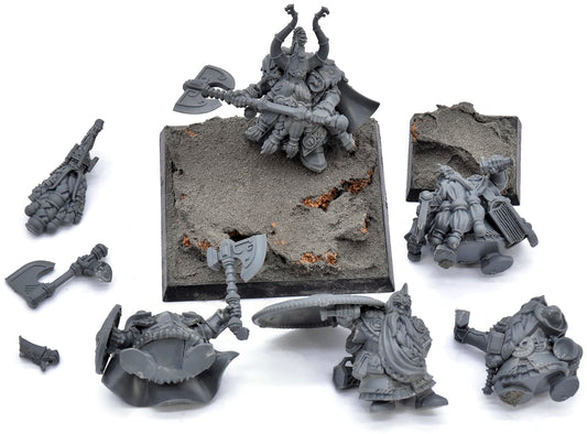 DWARFS Dwarf Lord With Shieldbearers #1 Warhammer Fantasy 3300