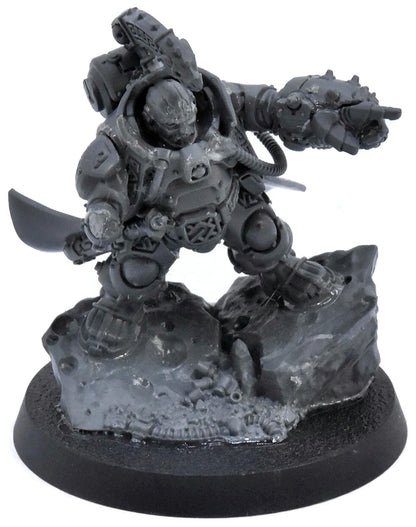 LEAGUES OF VOTANN Kahl #1 Warhammer 40K Missing Hand badly glued 1008