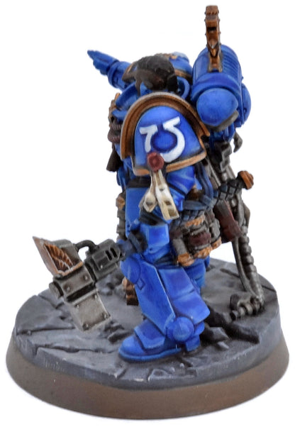 SPACE MARINES Ultramarines Ferren Areios #1 PRO PAINTED Warhammer 40K 1969