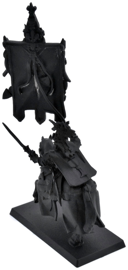 KINGDOM OF BRETONNIA Paladin With Banner #1 METAL Warhammer Fantasy 6152
