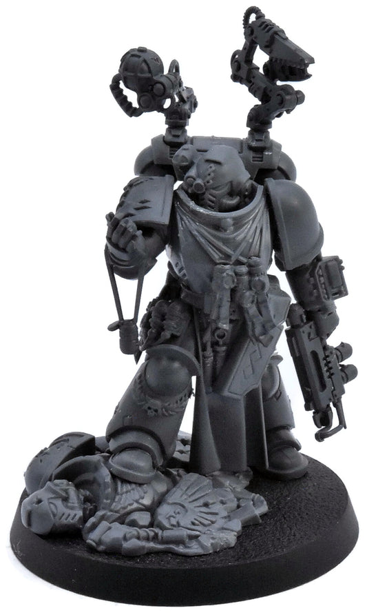 SPACE MARINES Apothecary #1 Warhammer 40K 9285