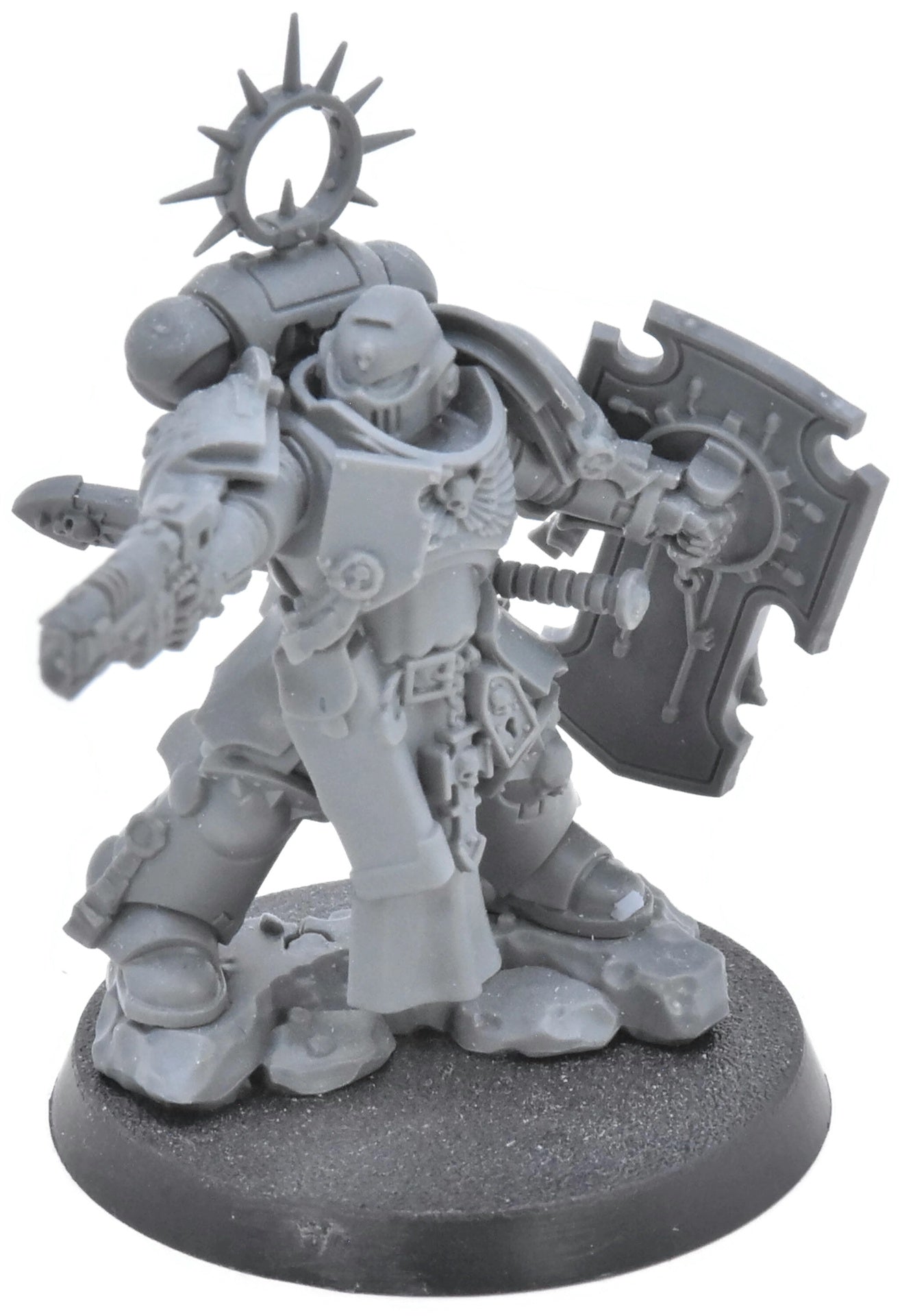SPACE MARINES Lieutenant With Relic- Shield #1 Warhammer 40K 3735