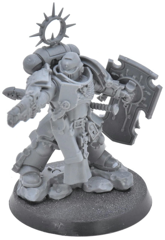 SPACE MARINES Lieutenant With Relic- Shield #1 Warhammer 40K 3735