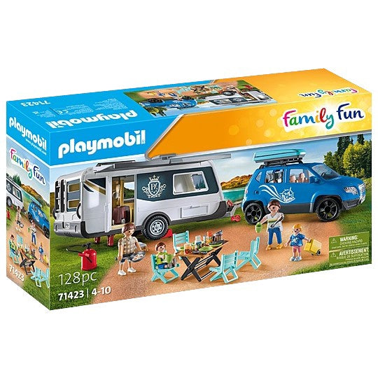 Famille avec voiture et caravane (71423)
