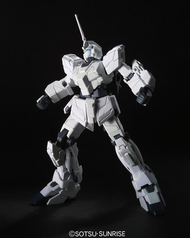 Bandai HGUC 1/144 #101 Rx-0 Unicorn Gundam (Unicorn Mode)