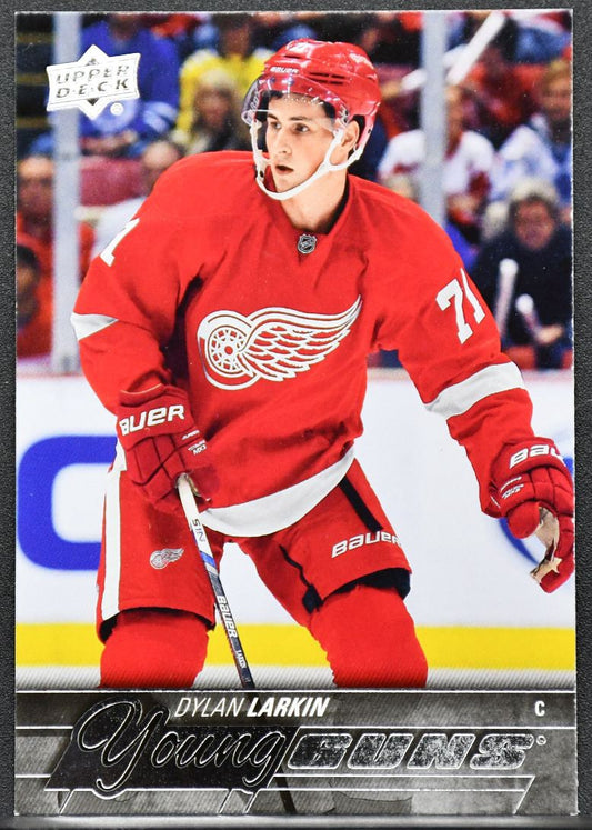 2015-16 Upper Deck Series 1 Young Guns Dylan Larkin 228 Detroit Red Wings RC 6415