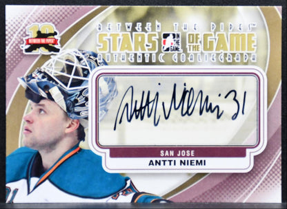 2011-12 In The Game Between Pipes Authentic Goaliegraphs Antti Niemi Auto 0833