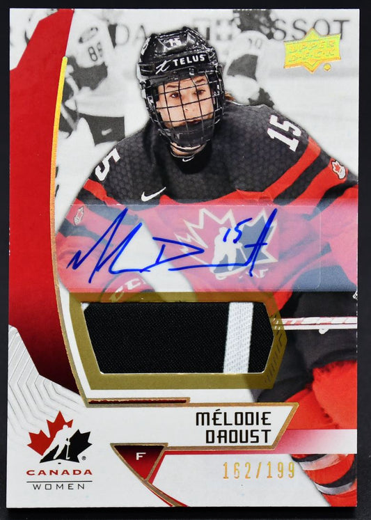 Écusson autographié de l'équipe junior canadienne UD 2019-2020, Melodie Daoust, numéro 43, numéro 162/199