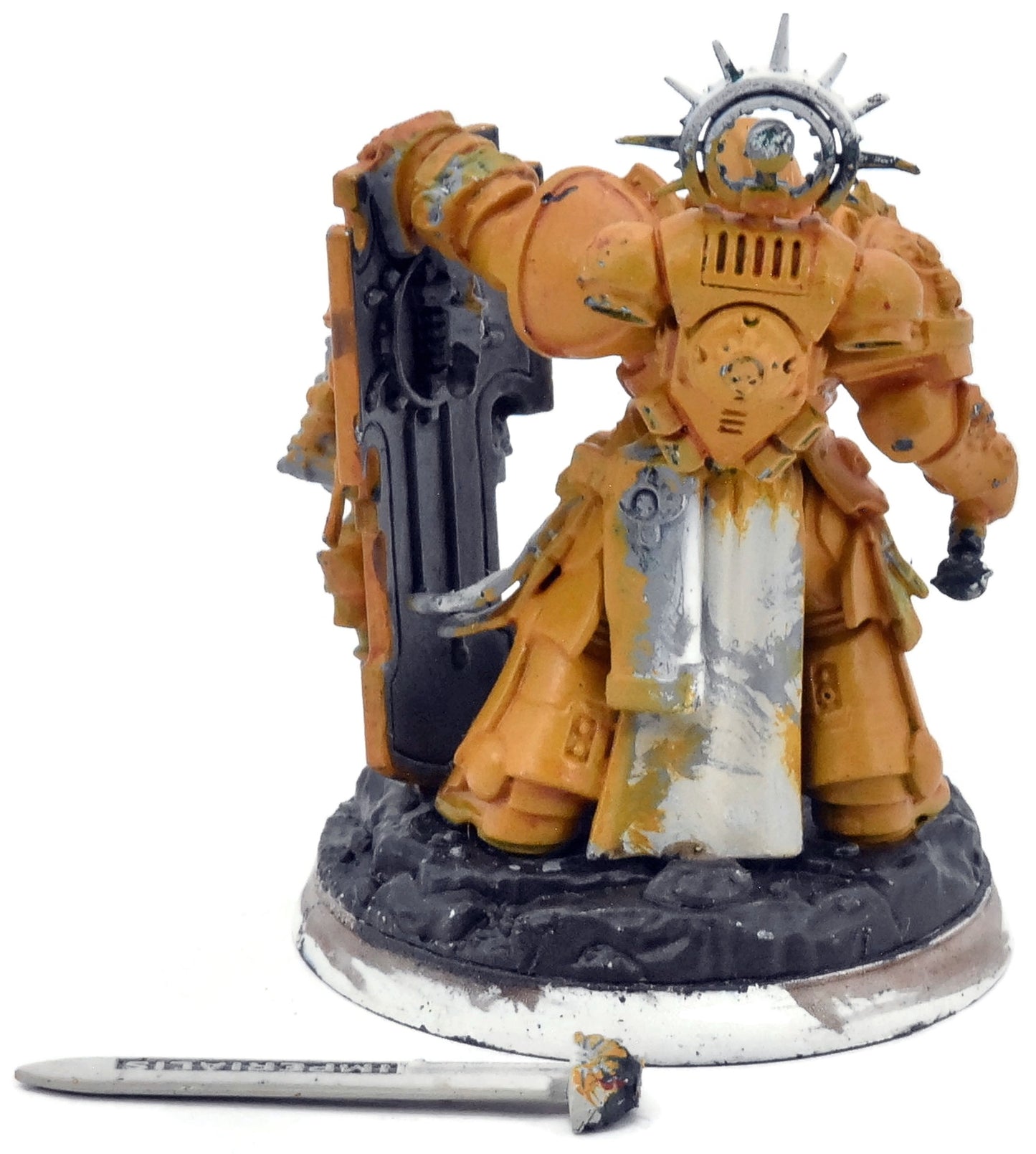 SPACE MARINES Captain With Relic-Shield #1 Warhammer 40K Need repair