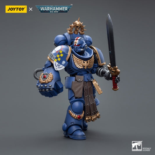 Lieutenant with Power Fist Ultramarines Joy Toy