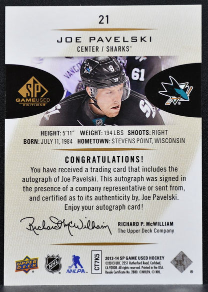 2013-14 SP Game Used Gold Autographs Joe Pavelski 21 San Jose Sharks Auto 0491