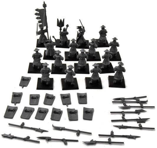 BRETONNIA Old World 16 Men At Arms #1 Warhammer Fantasy