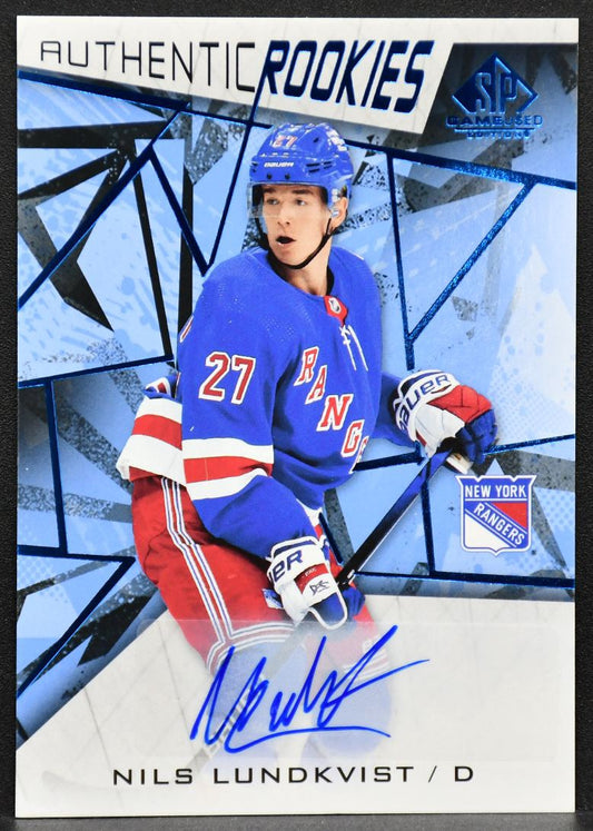 2021-22 SP Game Used Authentic Rookies Blue Auto Nils Lundkvist 194 RC Auto