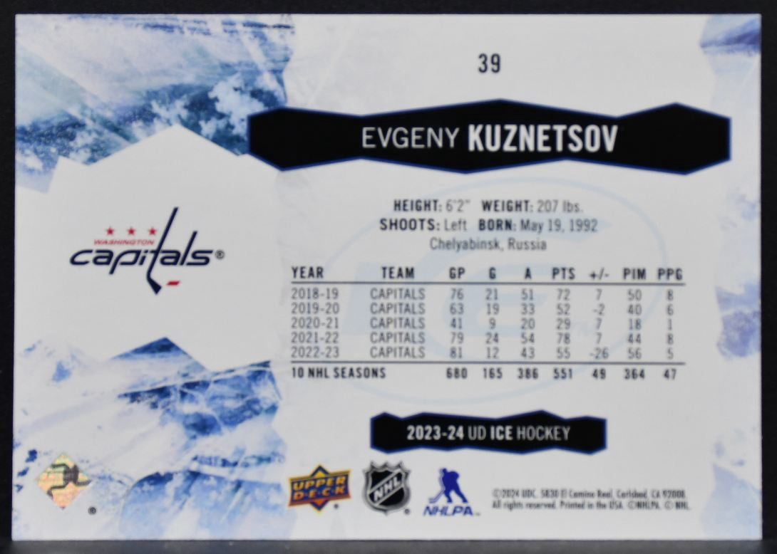 2023-24 Upper Deck Ice Greyscale Evgeny Kuznetsov 39 Washington Capitals 26/99 8441