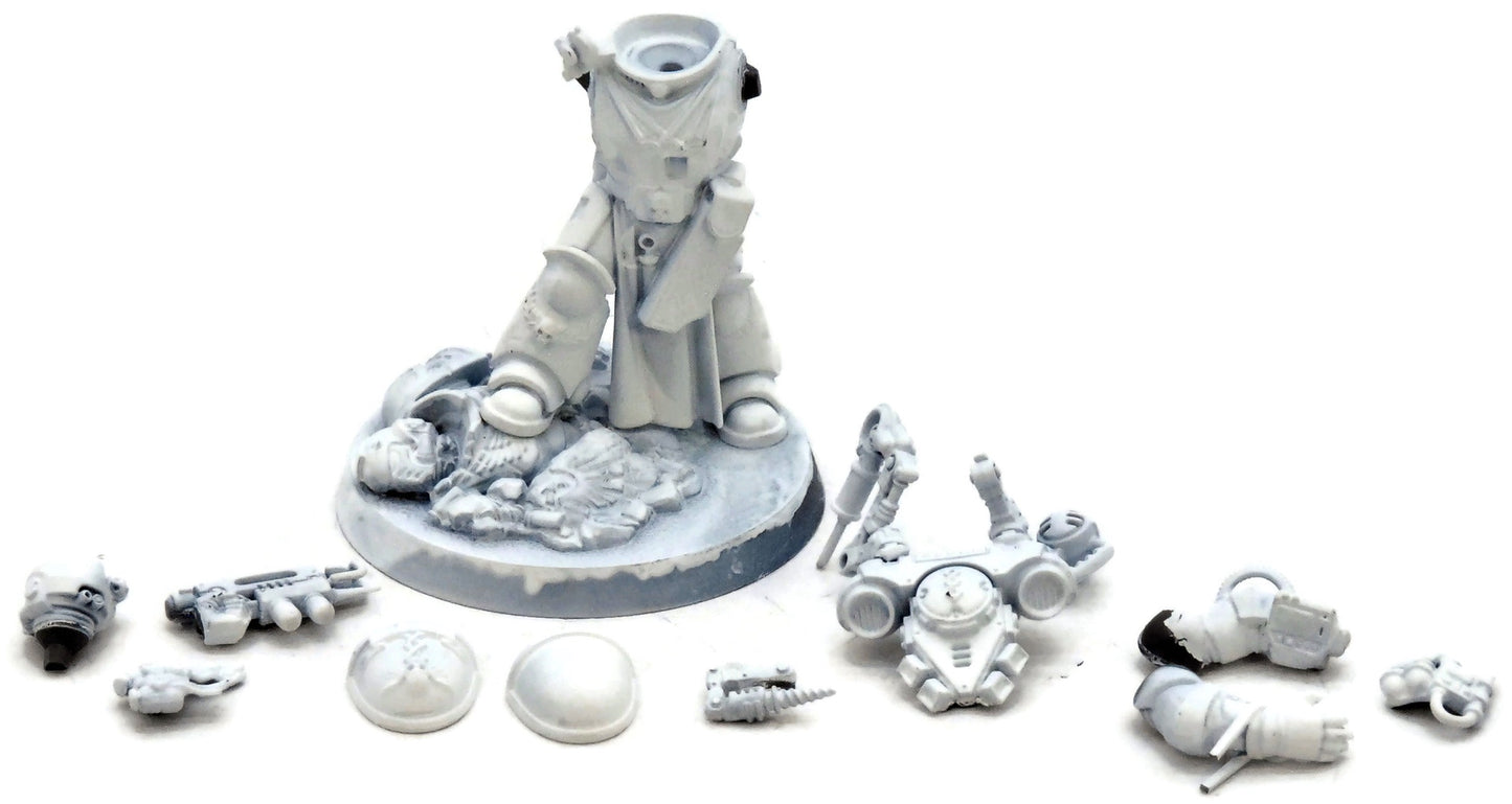 SPACE MARINES Primaris Apothecary #1 Warhammer 40K 7011
