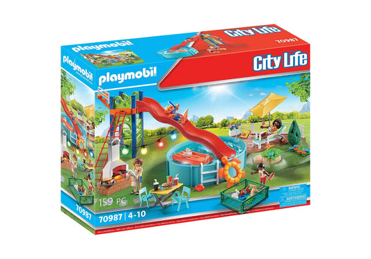 Espace détente avec piscine (70987)
