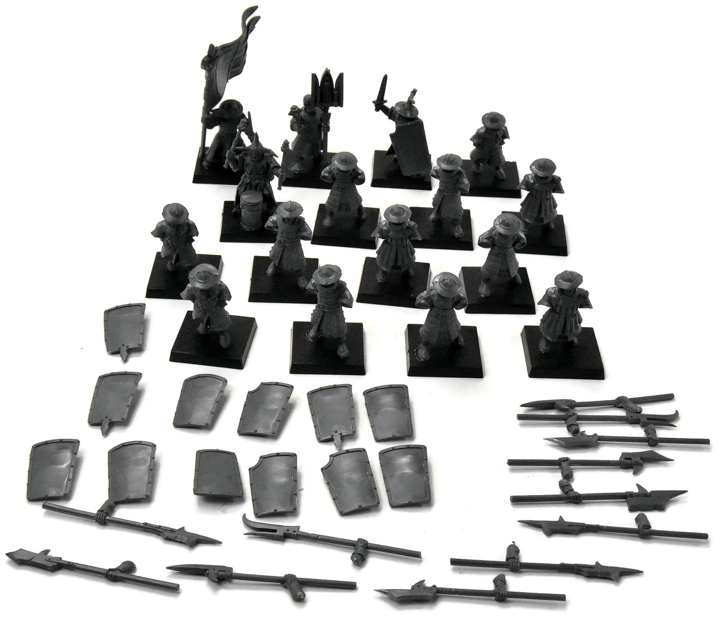 BRETONNIA Old World 16 Men At Arms #1 Warhammer Fantasy