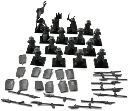 BRETONNIA Old World 16 Men At Arms #1 Warhammer Fantasy