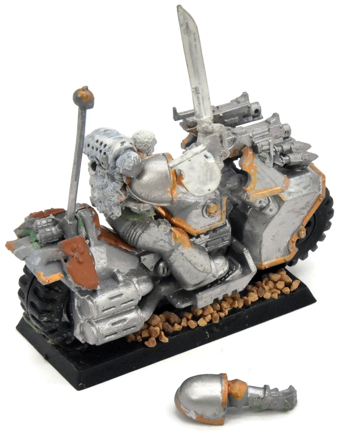 Capitaine des Space Marines à moto n°1 - Pièces métalliques - Warhamme Capitaine des Space Marines à moto n°1 - Pièces métalliques - Warhamme