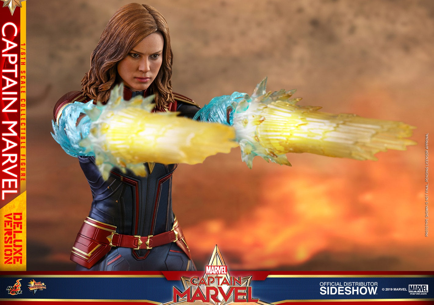 Captain Marvel (Deluxe Version) Sixth Scale Figure - Captain Marvel (Hot Toys)