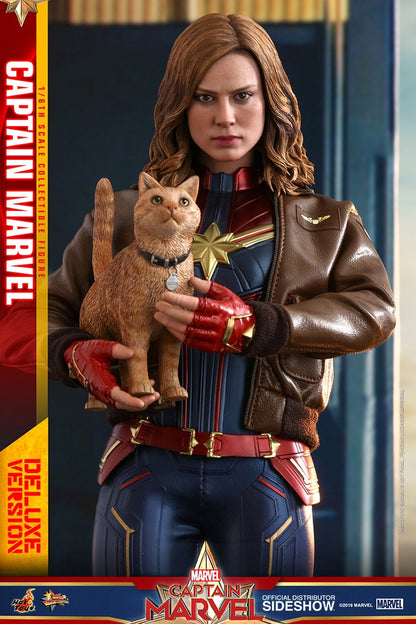 Captain Marvel (Deluxe Version) Sixth Scale Figure - Captain Marvel (Hot Toys)