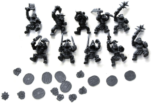 ORCS AND GOBLINS 10 Orc Boy #1 missing 2 shields no base FANTASY