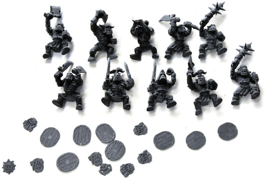 ORCS AND GOBLINS 10 Orc Boy #1 missing 2 shields no base FANTASY