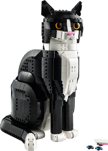 LEGO® Tuxedo Cat (21349)