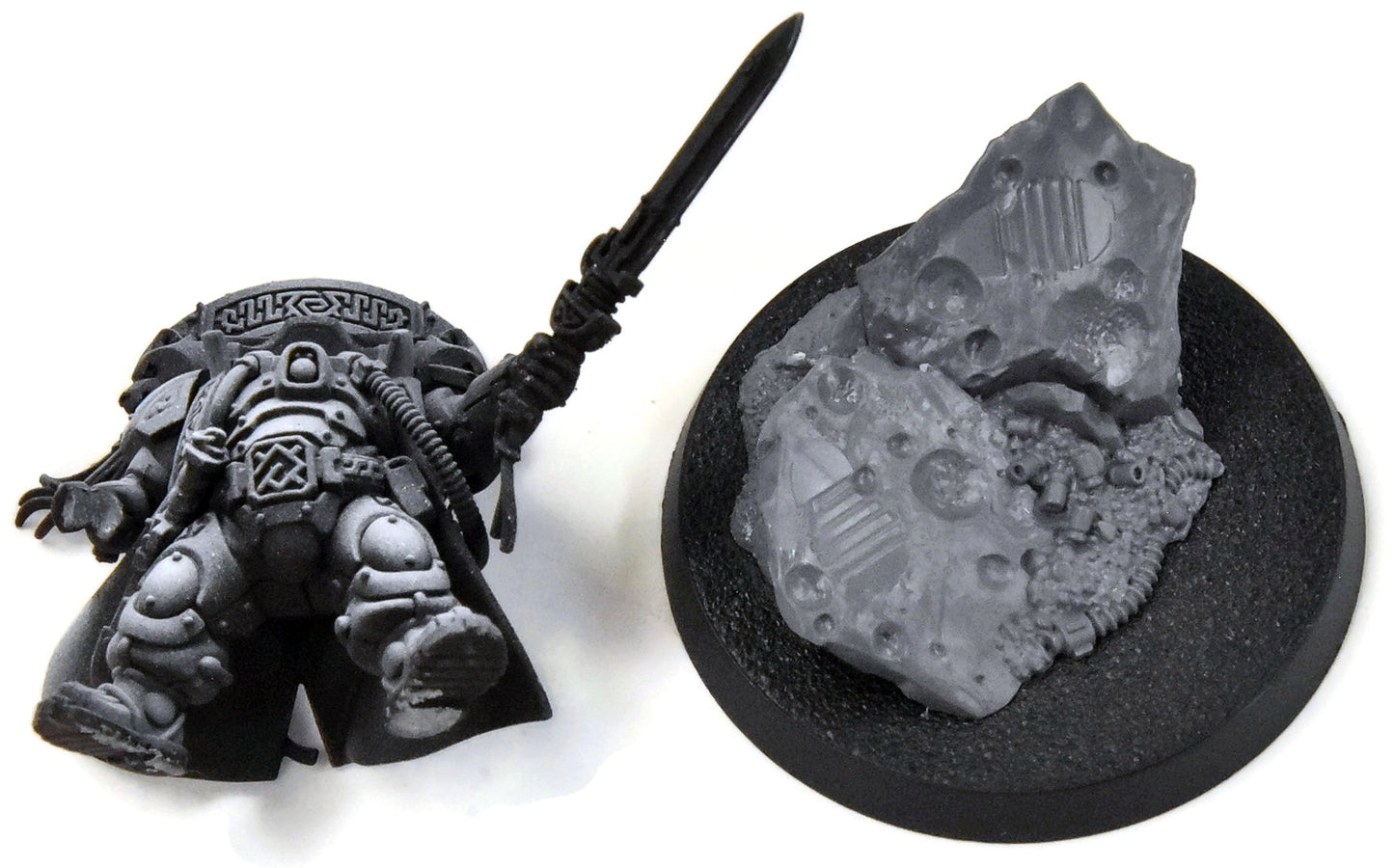 LEAGUES OF VOTANN Uthar The Destined #1 missing head and arm INCOMPLETE