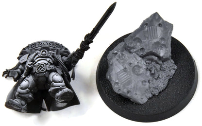 LEAGUES OF VOTANN Uthar The Destined #1 missing head and arm INCOMPLETE