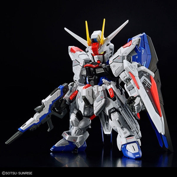 MGSD FREEDOM GUNDAM Bandai