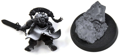 LEAGUES OF VOTANN Uthar The Destined #1 missing head and arm INCOMPLETE