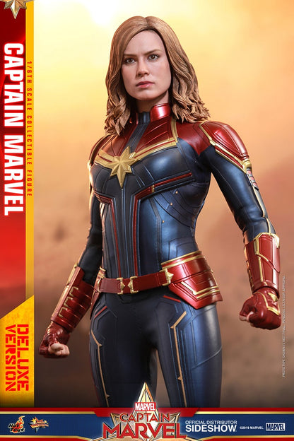Captain Marvel (Deluxe Version) Sixth Scale Figure - Captain Marvel (Hot Toys)