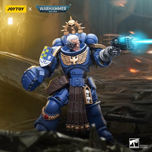 Lieutenant with Power Fist Ultramarines Joy Toy
