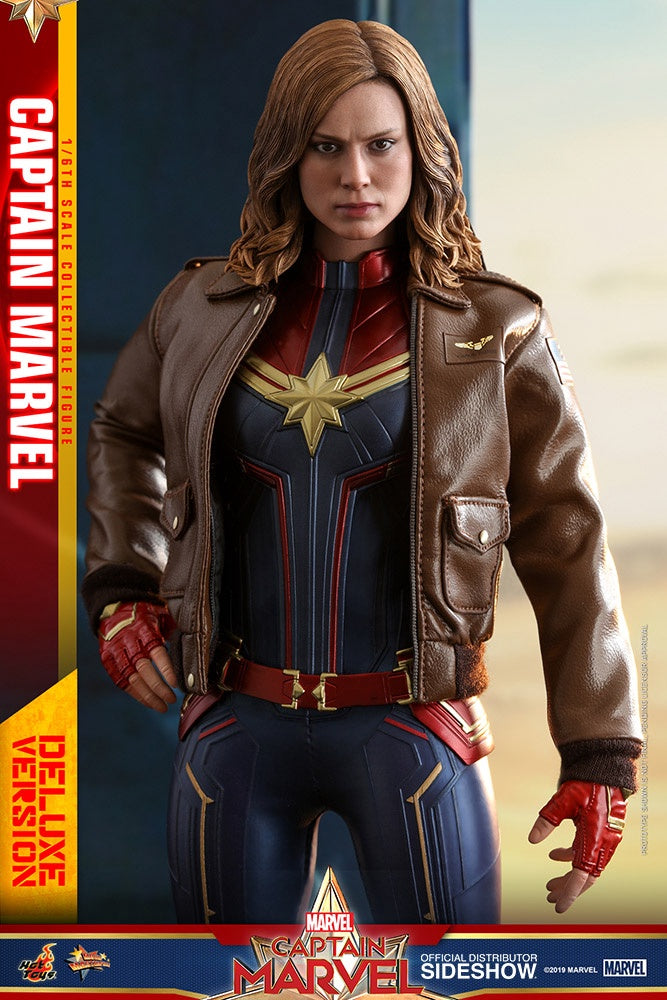 Captain Marvel (Deluxe Version) Sixth Scale Figure - Captain Marvel (Hot Toys)